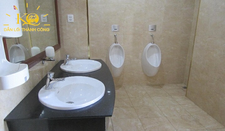 Nhà vệ sinh